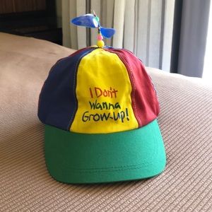 Toys “R” Us adjustable propeller baseball hat cap